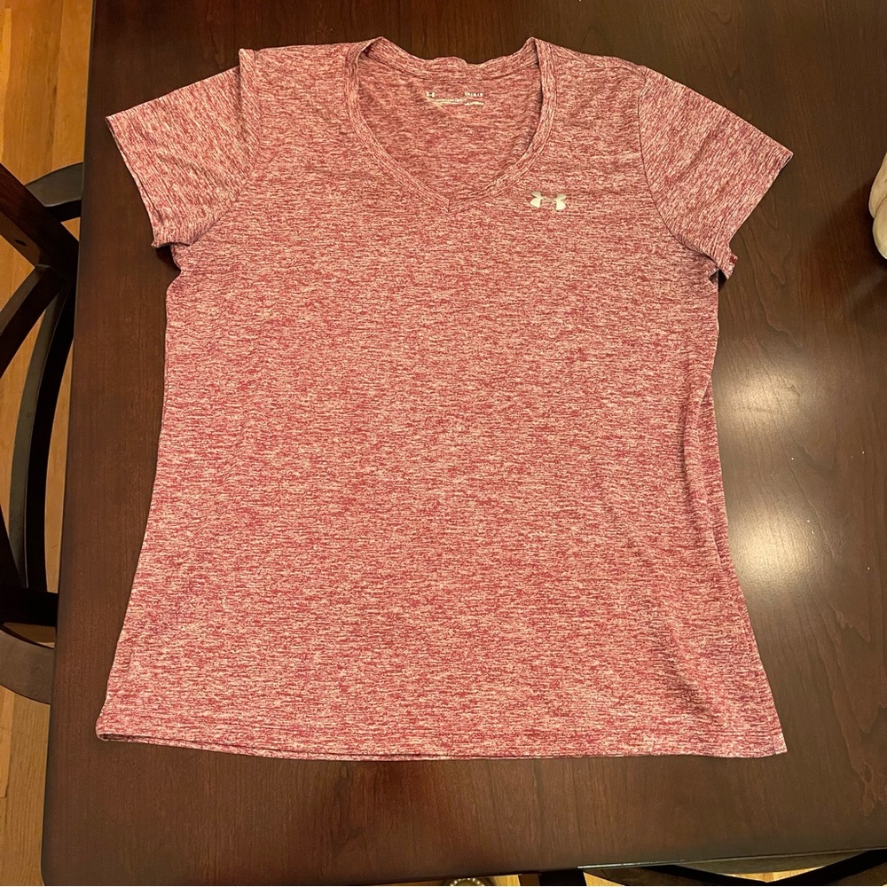 Under Armour Large Maroon Tshirt